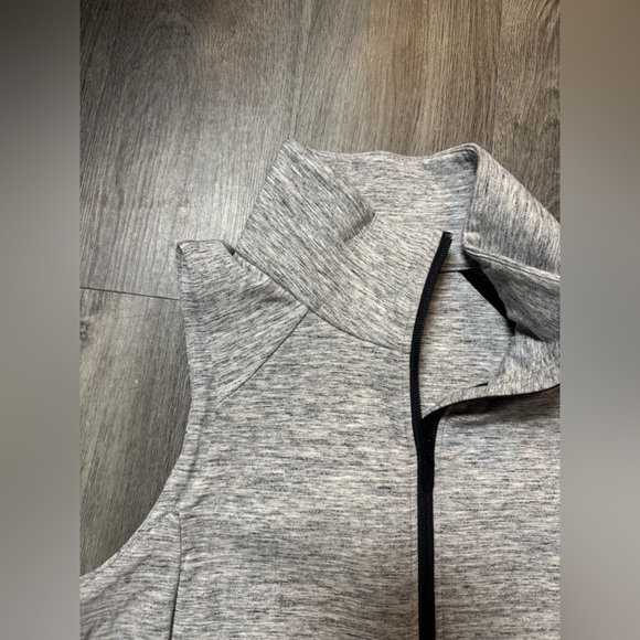 Lululemon Going Places Heathered Gray Vest 6 - Picture 7 of 12